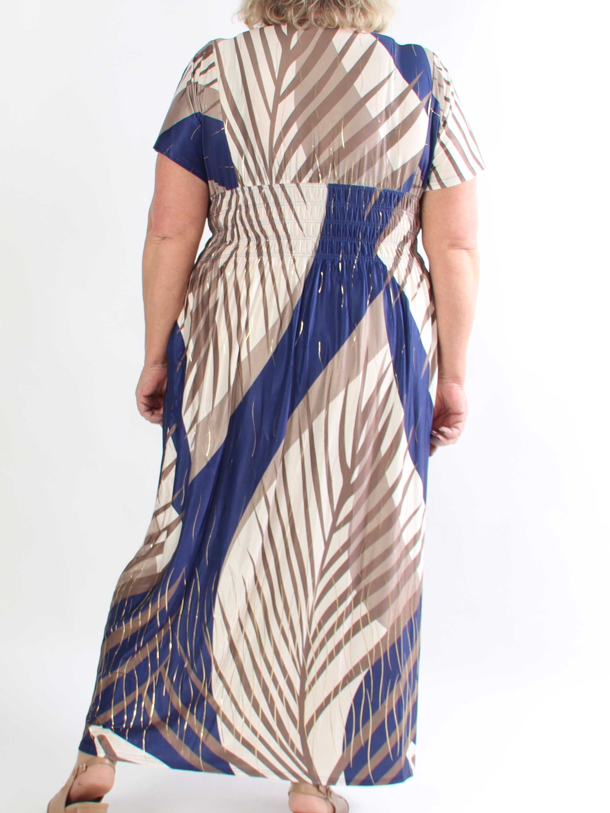Pams Figure - Lång stretchig mönstrad plus size klänning med fickor